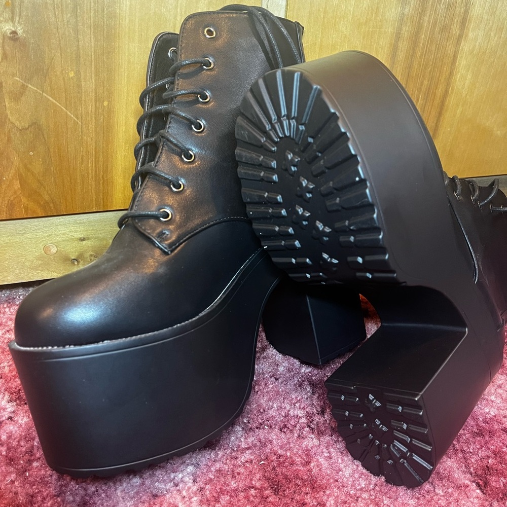 Hot Topic Black Boots